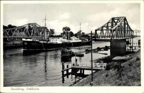 Ak Rendsburg in Schleswig Holstein, Frachtschiff Nynkobo an der Drehbrücke