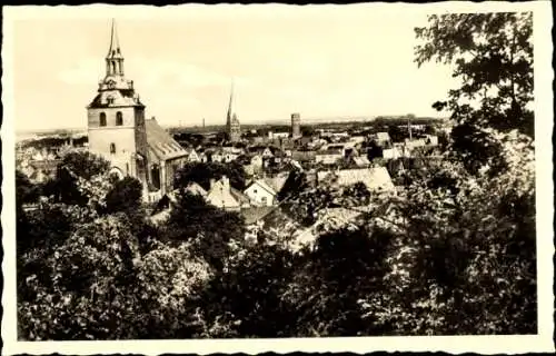 Ak Lüneburg in Niedersachsen, Totalansicht, Blick vom Kalkberg, Kirche