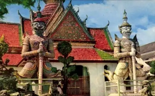 Ak Thailand, Dhonburi, Statuen am Tempel