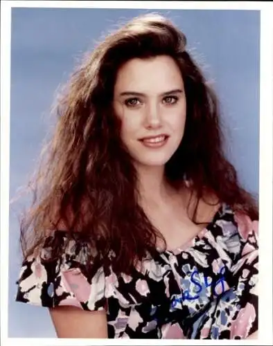 Foto Schauspielerin Ione Skye, Portrait, Autogramm