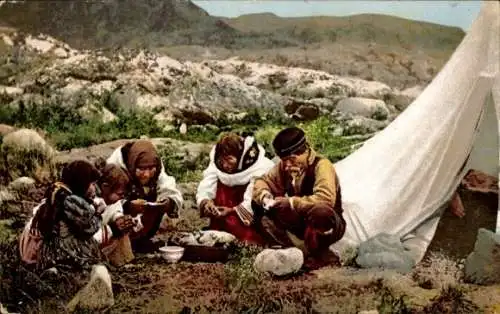 Ak Labrador Neufundland Kanada, Eskimo beim Mittagessen