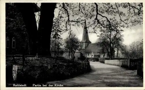 Ak Hamburg Wandsbek Rahlstedt, bei der Kirche