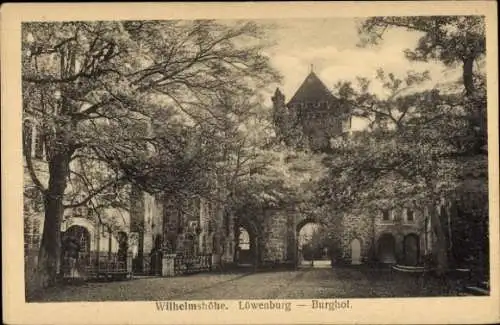 Ak Bad Wilhelmshöhe Kassel in Hessen, Löwenburg, Burghof