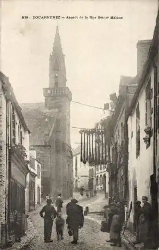 Ak Douarnenez Finistère, Aspekt der Rue Sainte Héléne