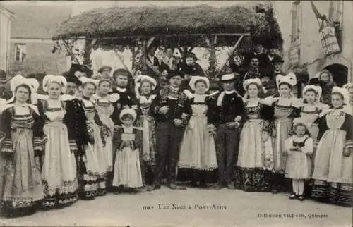 Ak Pont Aven Finistère, Gesamtansicht einer Hochzeit in Pont Aven