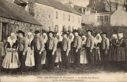 Ak Plougastel Daoulas Finistère, Defile des Maries