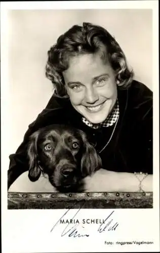 Ak Schauspielerin Maria Schell, Portrait, Hund, Autogramm