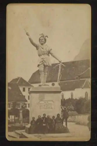 CdV Foto Altdorf, Kanton Uri, Rathausplatz mit Wilhelm Tell-Denkmal