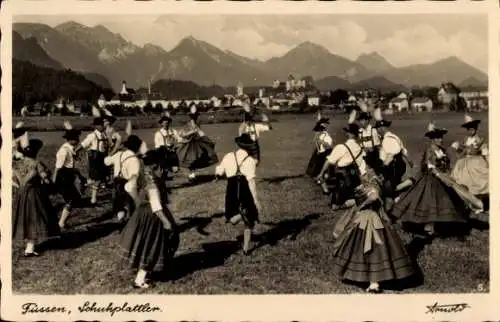 Ak Füssen im Allgäu, Schuhplattler, Tanzende Menschen, bayerische Tracht