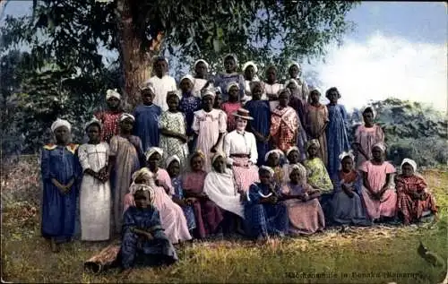 Ak Bonaku Kamerun, Mädchenschule