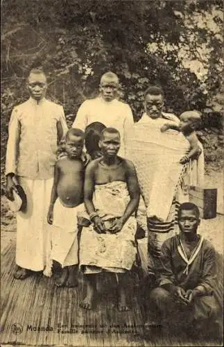 Ak Moanda DR Kongo Zaire, heidnische Familie von Asolorico