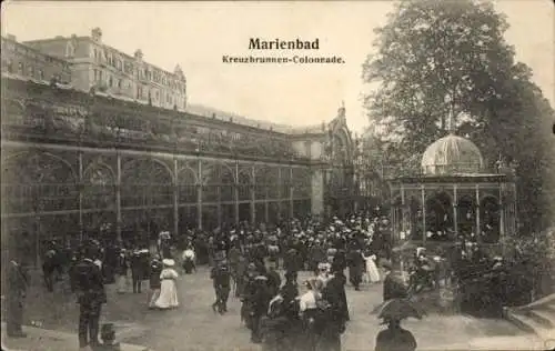 Ak Mariánské Lázně Marienbad Region Karlsbad, Kreuzbrunnen-Kolonnade