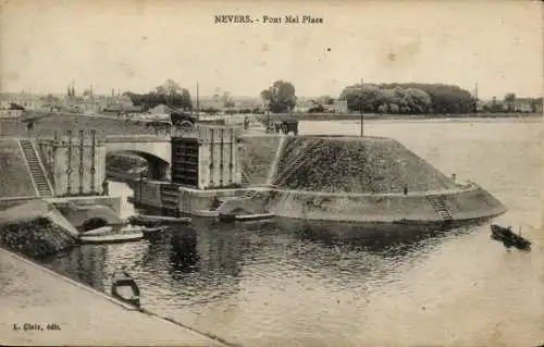 Ak Nevers Nièvre, Pont Mal Place