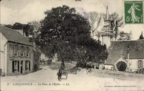 Ak Locquénolé Finistère, Place de Église