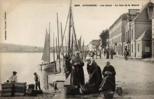 Ak Audierne Finistère, Les Quais, La Cale de la Mairie