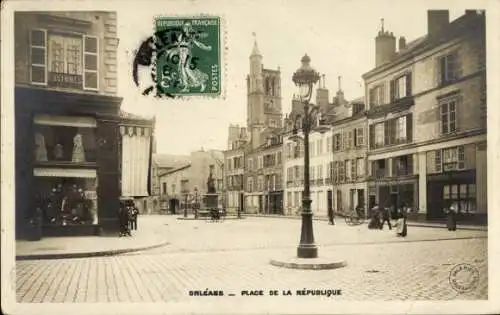 Ak Orléans Loiret, Place de la République