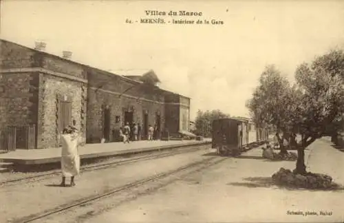 Ak Meknès Marokko, Interieur de la Gare, Blick auf den Bahnhof, Gleisseite