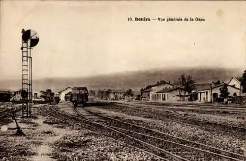 Ak Bouira Algerien, Bahnhof, Gleisansicht