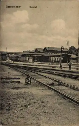 Ak Germersheim am Rhein, Bahnhof, Gleisansicht