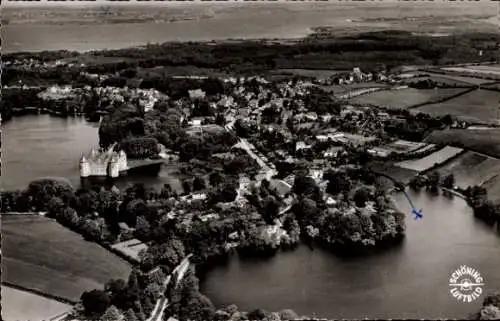 Ak Glücksburg an der Ostsee, Gesamtansicht, Luftbild, Schloss