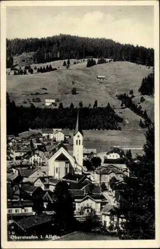 Ak Oberstaufen im Allgäu, Teilansicht, Kirche