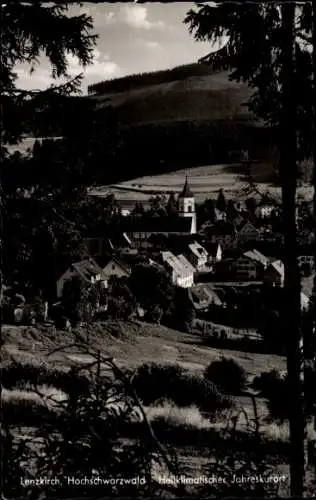 Ak Lenzkirch im Schwarzwald, Teilansicht, Kirchturm