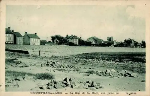 Ak Regnéville sur Mer Manche, La Rue de la Gare, vue prose de la greve