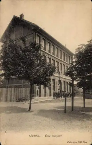 Ak Sèvres Hauts de Seine, Ecole Brazillier