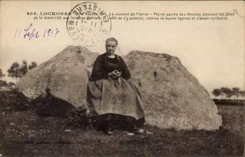 Ak Locronan Finistère, heiliger Fels des Druiden Krieger