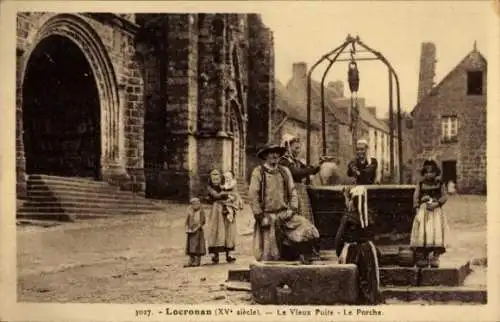 Ak Locronan Finistère, Vieux Puits, le Porche