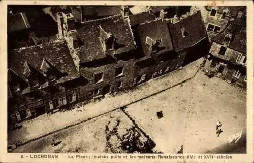 Ak Locronan Finistère, Place, Häuser aus dem 16. und 17. Jahrhundert, alte Brunnen