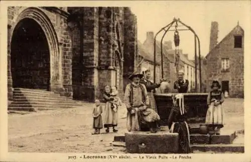 Ak Locronan Finistère, der alte Brunnen, die Veranda