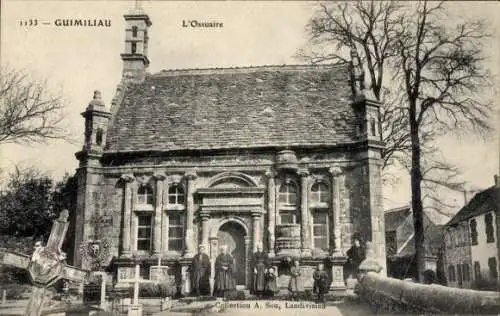 Ak Guimiliau Finistère, L'Ossuaire, Haus des Hauses