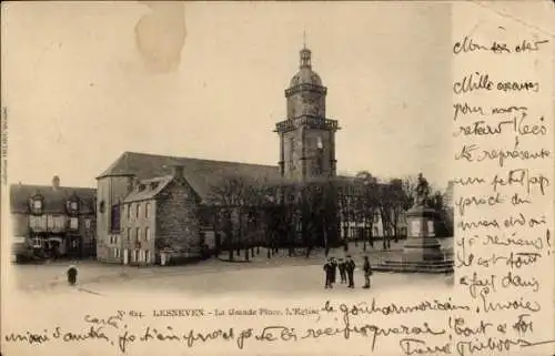 Ak Lesneven Finistère, Grande Place, Kirche