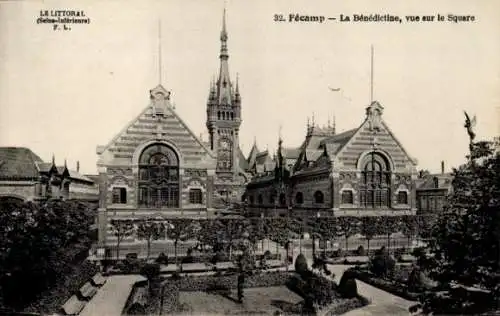 Ak Fécamp Seine Maritime, La Benedictine, vue sur le Square