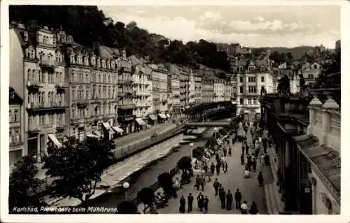 Ak Karlovy Vary Karlsbad Stadt, Promenade beim Mühlbrunn