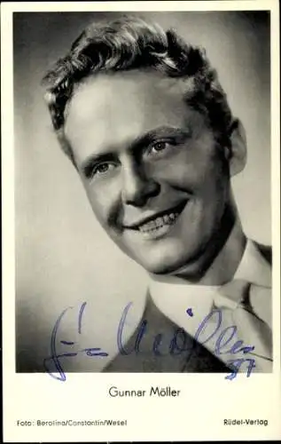 Ak Schauspieler Gunnar Möller, Portrait, Autogramm, was die Schwalbe sang