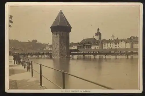 Cabinet Foto Le Pont Couvert (Kapellbrücke) über die Reuss in Luzern