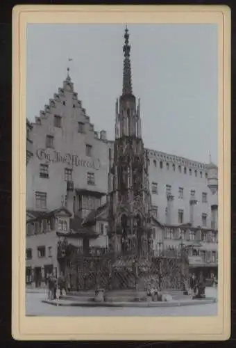 Cabinet Foto Der Schöne Brunnen auf dem Markt in Nürnberg