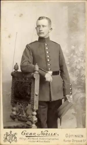 Kabinett Foto Göttingen in Niedersachsen, Deutscher Soldat in Uniform, Standportrait