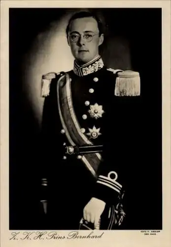 Ak Prinz Bernhard der Niederlande, Portrait in Uniform