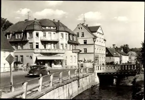 Ak Großröhrsdorf im Kreis Bautzen, Straße der Befreiung, Jul. Hermann Schöne