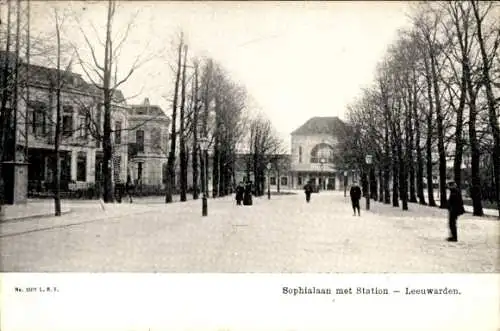 Ak Leeuwarden Friesland Niederlande, Sophialaan mit Bahnhof