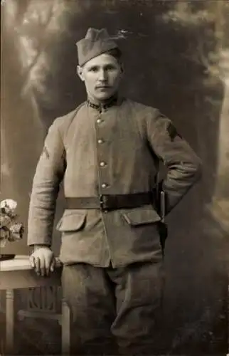 Foto Ak Französischer Soldat in Uniform, Portrait