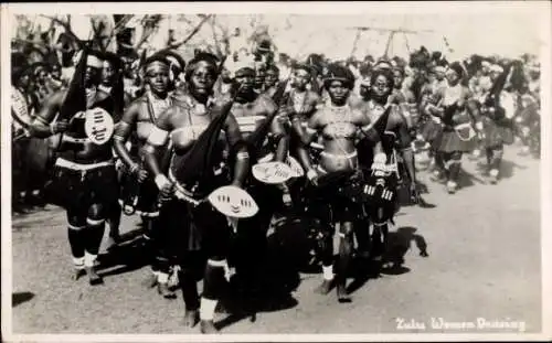 Foto Ak Tanzende Zulu-Frauen