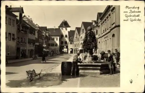 Ak Meersburg am Bodensee, Unterstadt mit Untertor, Stadtbrunnen, Cafe