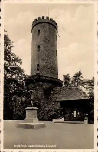 Ak Bielefeld in Nordrhein Westfalen, Sparrenburg, Burghof