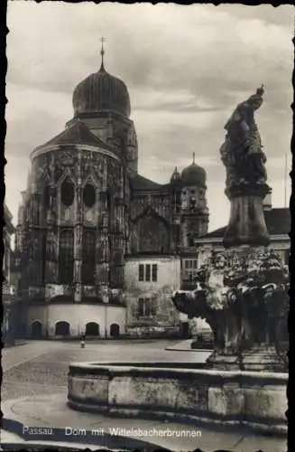 Ak Passau in Niederbayern, Dom mit Wittelsbacherbrunnen