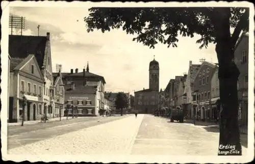 Foto Ak Erding in Oberbayern, Lange Zeile, Kirchturm