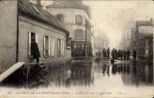 Ak Levallois Perret Hauts de Seine, Rue Gide, la Crue de la Seine 1910